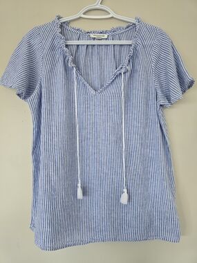 beachlunchlounge Blue and White Striped V-Neck Boho Top Linen Blend. Size Small